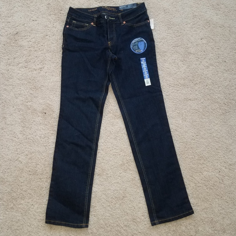 Straight leg mid rise jeans NWT